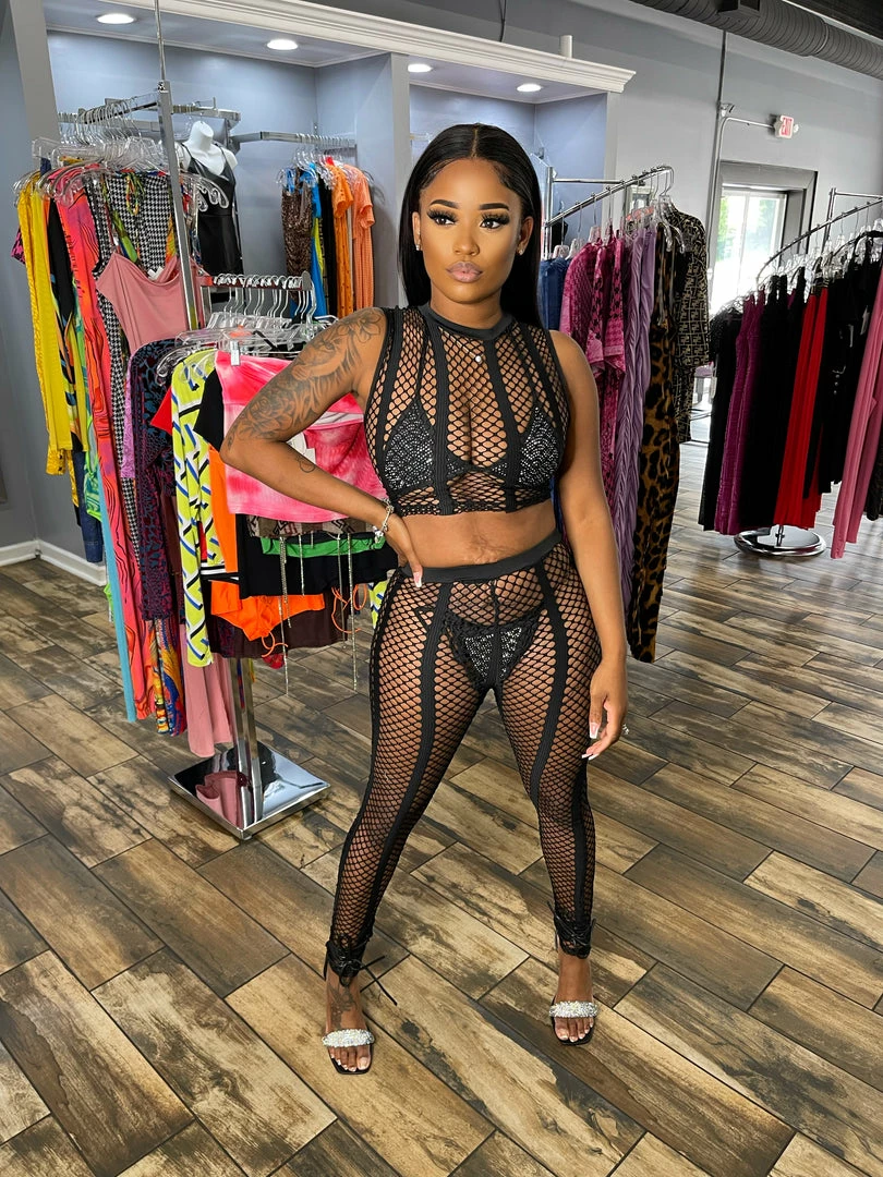 Head Over Heels: All In One Boutique Chosen One Pan Set- Black Apparel