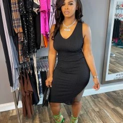 Head Over Heels: All In One Boutique Amber Dress- Black (One Size)